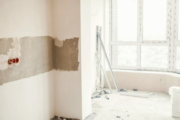 Rénovation salle de bain : astuces pour un espace moderne et pratique